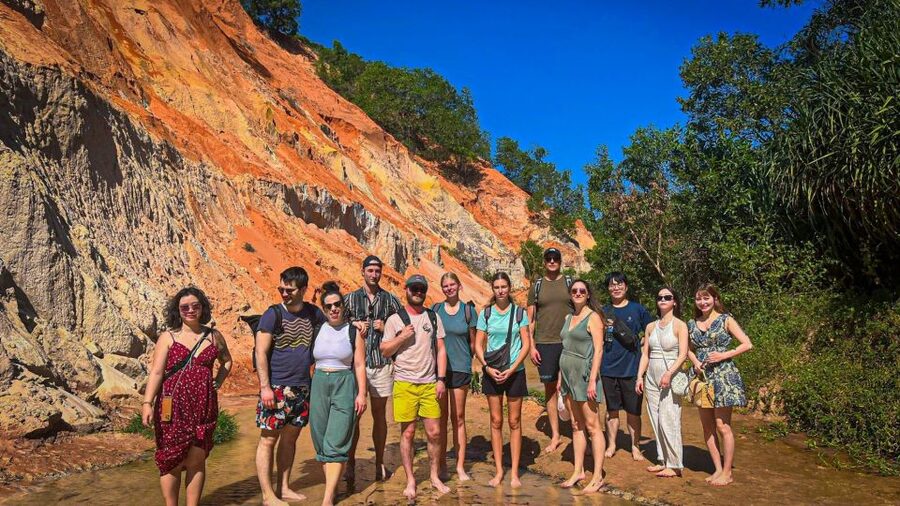 Mui Ne: Sand Dunes Jeep Tour with Friendly English Guide - Jeeps, guides, and how the group works