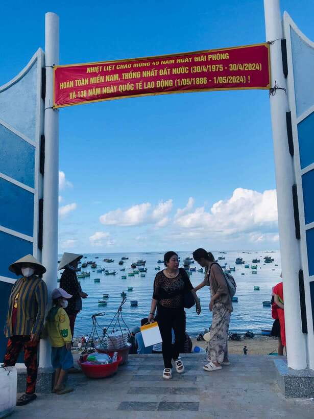 Mui Ne: Sunrise or Sunset Jeep Tour & Quad Bike With Driver - Should you book the Mui Ne sand dunes tour?