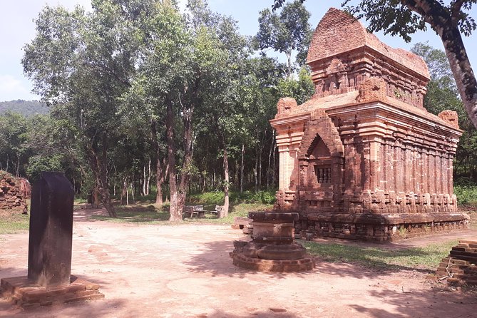 My Son Sanctuary and Marble Mountains from HOI AN OR DA NANG - Lunch between the two sights