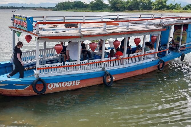 My Son Sanctuary Morning Tour & Early Morning with Boat Trip - What the guides add to the ruins