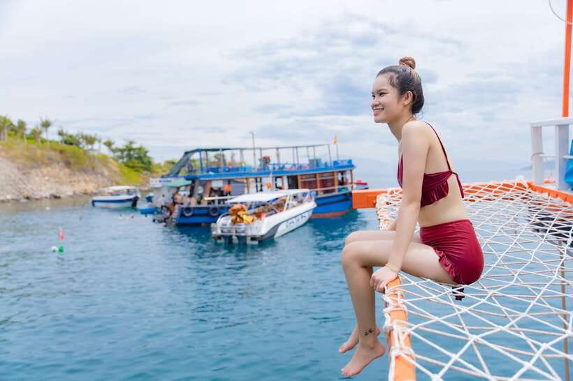 Nha Trang: Best Seller of Luxury Nha Trang Island Discovery - 11:00 AM: A Floating Music Stop