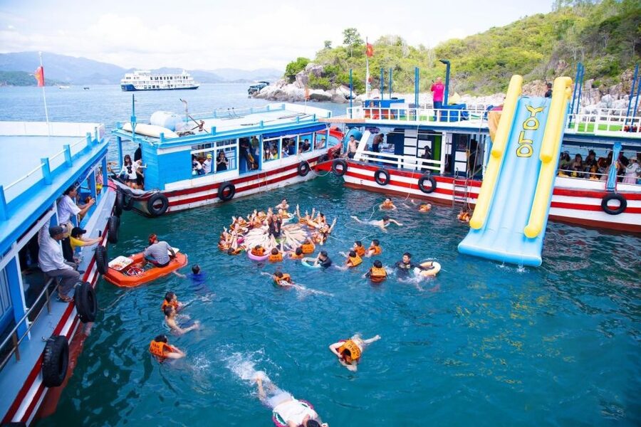 Nha Trang: Coral Reef Snorkeling and Floating Bar Party - Key things to know before you book