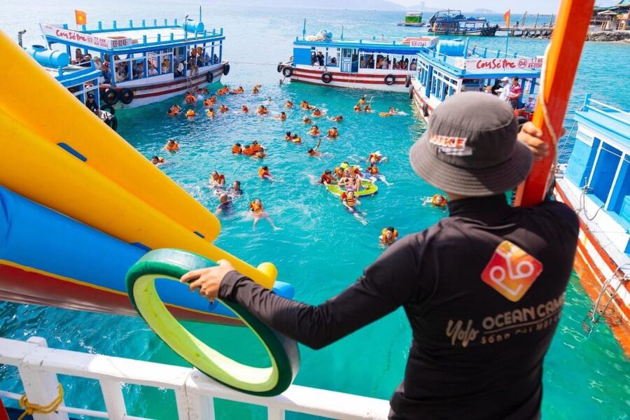 Nha Trang: Coral Reef Snorkeling and Floating Bar Party - From Nha Trang streets to the open bay