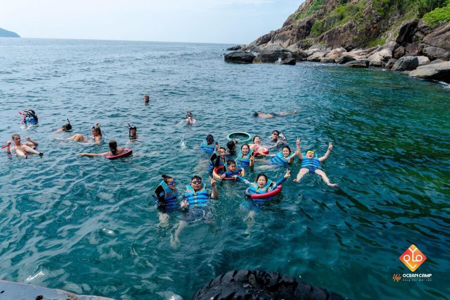 Nha Trang: Coral Reef Snorkeling and Floating Bar Party - Who will enjoy this most