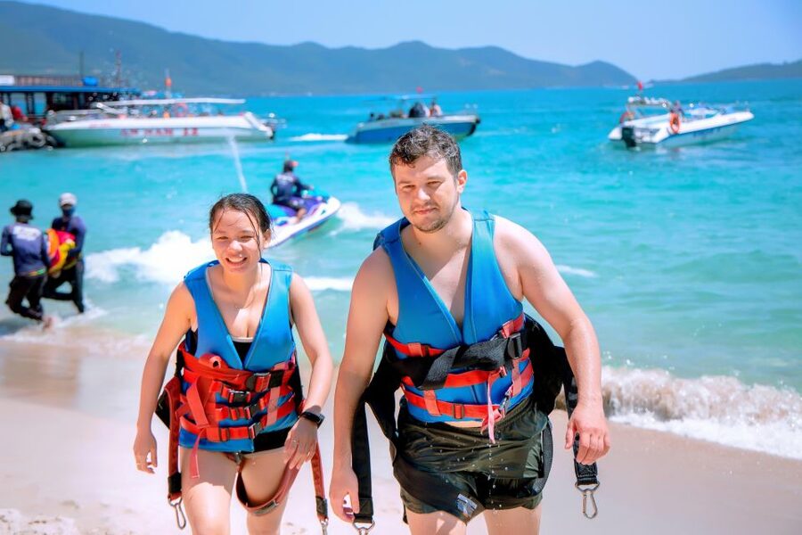 Nha Trang: Hon Mieu and Hon Tam Island Tour with Lunch - Seafood Lunch at a Floating Restaurant
