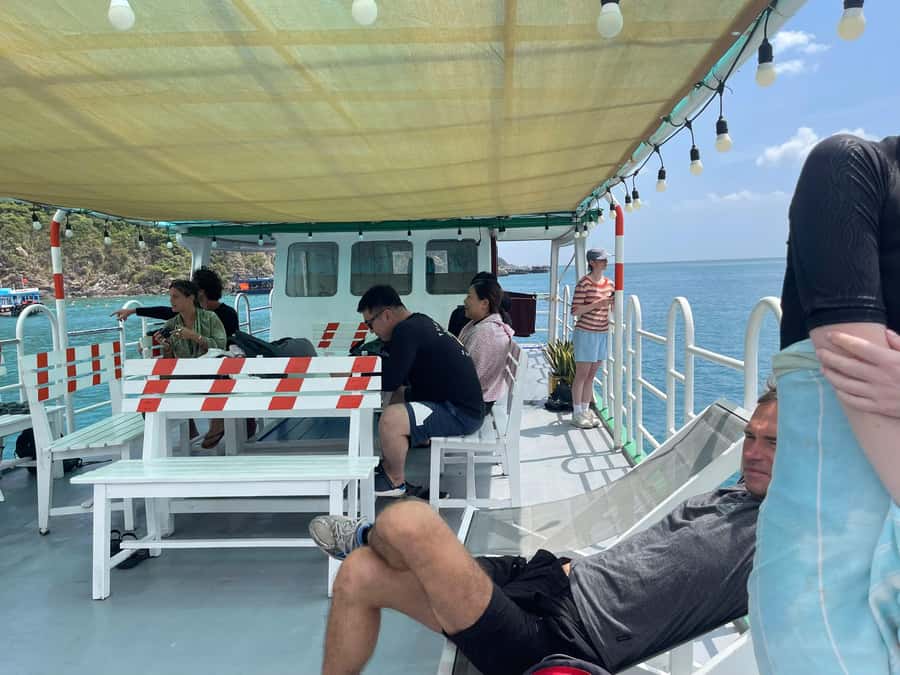 Nha Trang: Snorkeling Tour with BBQ Lunch at Coral Reef - Mun Island and the problem with crowded water
