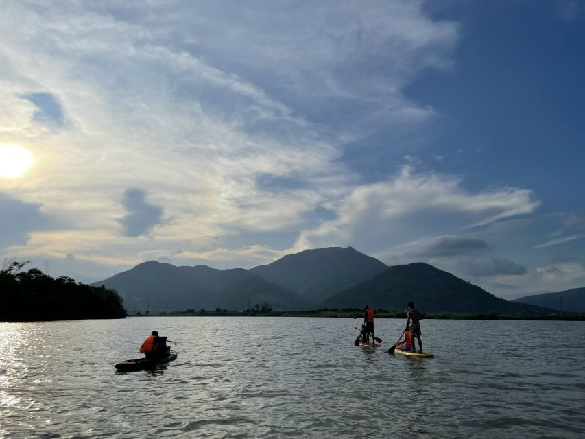Nha Trang: Stand-up Paddleboard Sunset Tour - Getting back onto land