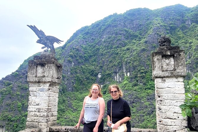 Ninh Binh 1 Day Tour(Tam Coc - Mua Cave - Bich Dong) - Tam Coc by sampan, with caves along the river