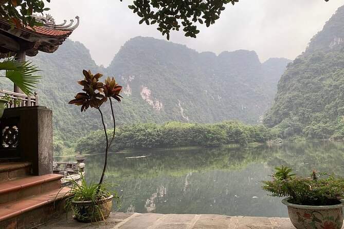 Ninh Binh 2 Days 1 Night - Small Group Tour From Hanoi - Early cycling and the market in Van Lam Village