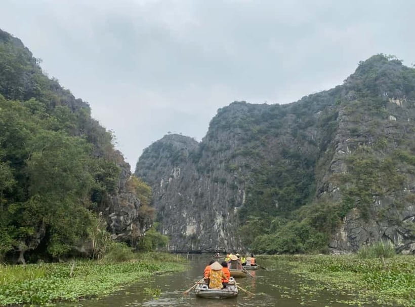 Ninh Binh Cycling Tour: Tam Coc Boat, Mua Cave & Rural Life - Mua Cave and nearly 500 steps to the summit