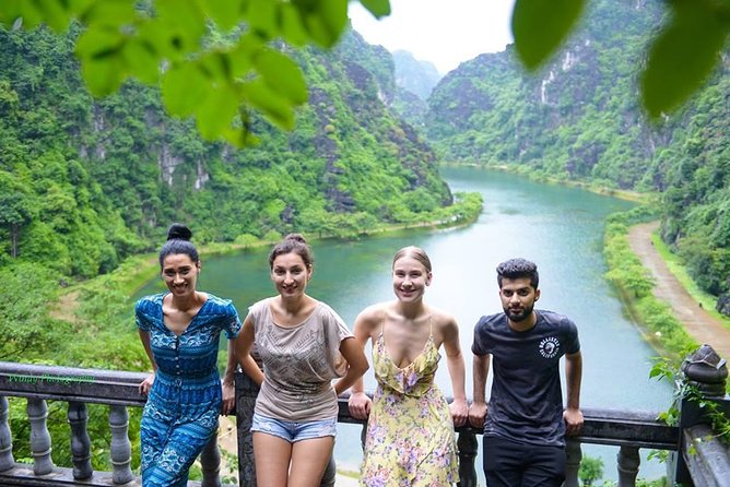 Ninh Binh Daily Tour: Hoa Lu - Am Tien Cave- Trang An boat ride - What the schedule feels like in practice