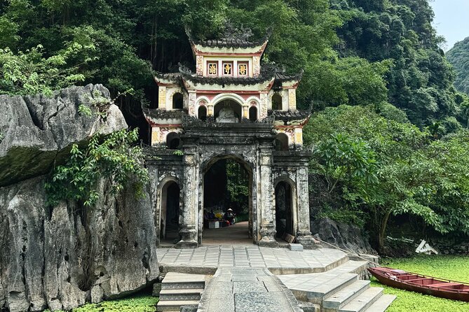 Ninh Binh Day Escape from Hanoi: Local Life, Connection & Tales - Tam Coc by traditional sampan