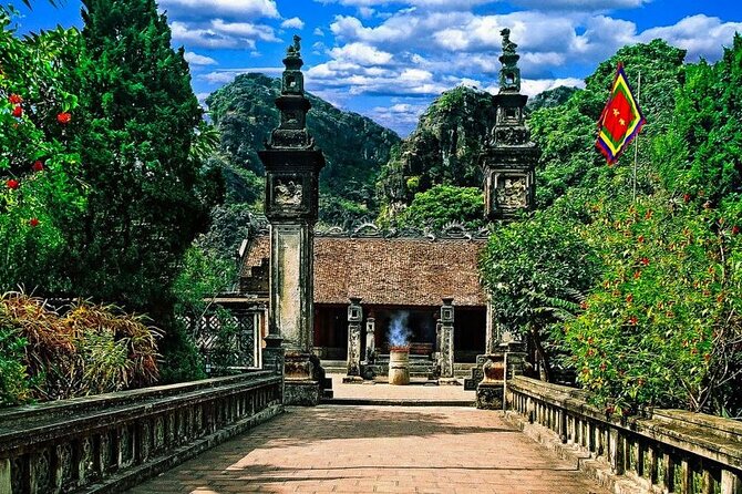 Ninh Binh Day Tour To Visit Hoa Lu -Tam Coc/ Trang An - Mua Cave - Hoa Lu: Vietnam’s early royal capital