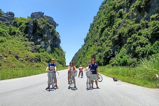 Ninh Binh full day-Hoa Lu temple & biking, Tam Coc boat trip, Dragon mountain - Tam Coc by bamboo boat, the strongest part of the day