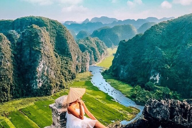 Ninh Binh full day-Hoa Lu temple & biking, Tam Coc boat trip, Dragon mountain - How the guides shape the experience