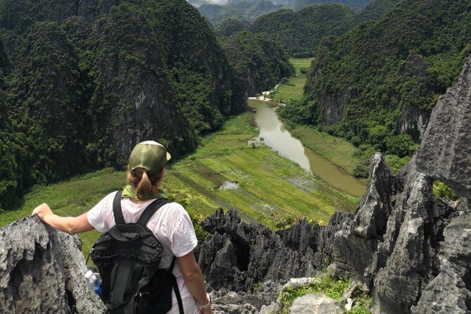 Ninh Binh Full-Day Small Group of 9 Guided Tour from Hanoi - Mua Cave and the climb to the summit