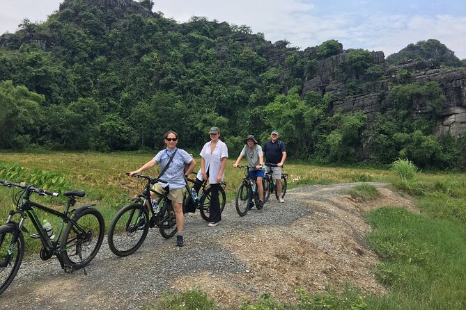 Ninh Binh Full-Day Small Group of 9 Guided Tour from Hanoi - Hoa Lu and the former capital of Vietnam