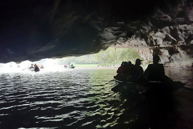 Ninh Binh Full-Day Tour from Hanoi to Hoa Lu, Tam Coc & Mua Cave Via Boat & Bike - Mua Cave and the nearly 500-step climb