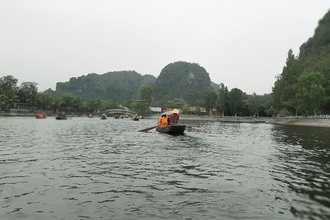 Ninh Binh Full-Day Tour from Hanoi to Hoa Lu, Tam Coc & Mua Cave Via Boat & Bike - Why the guides matter so much