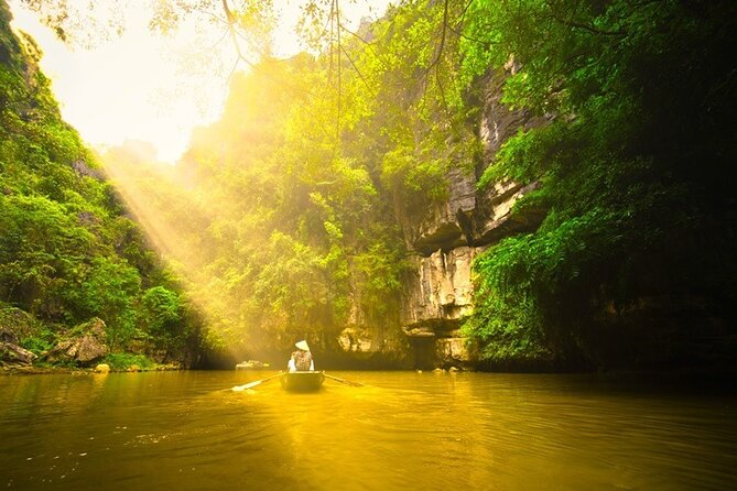 Ninh Binh Full Day Tour to Hoa Lu Tam Coc Mua Cave Buffet Lunch - Local food at the included buffet lunch