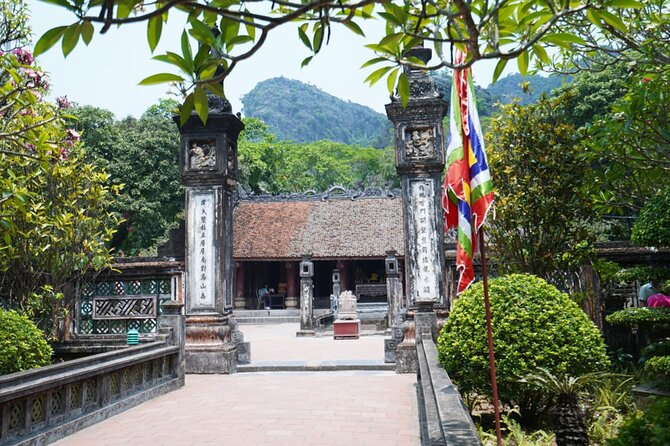 Ninh Binh Full Day Tour with Hoa Lu, Tam Coc and Mua Cave - The road from Hanoi takes patience