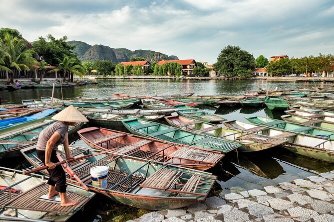 Ninh Binh Group Tour of 11 from Hanoi via Mua Cave Tam Coc Hoa Lu - Hoa Lu and Vietnam’s early capital