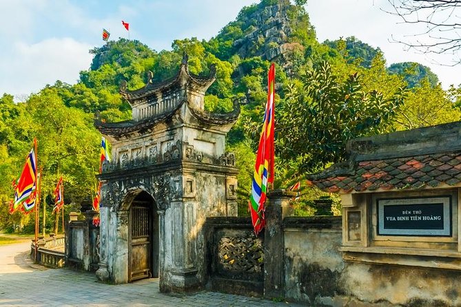 Ninh Binh Highlights Hoa Lu/Bai Dinh-Trang An/ Tam Coc- Mua Cave - Hoa Lu: Temples at Vietnam’s Former Capital