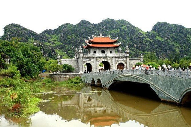 Ninh Binh Highlights Hoa Lu/Bai Dinh-Trang An/ Tam Coc- Mua Cave - Lunch: Convenient, Filling, and Not a Main Attraction