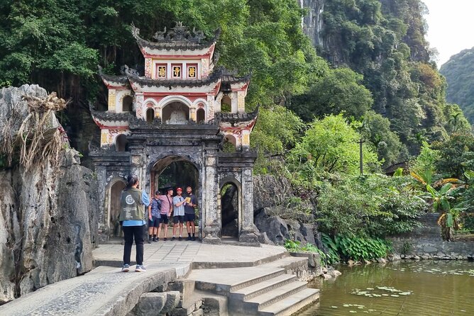 Ninh Binh HIGHTLIGHT & HIDDEN GEM Tour From Hanoi: Skip-The-Line - Lunch beside the river
