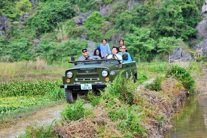 Ninh Binh HIGHTLIGHT & HIDDEN GEM Tour From Hanoi: Skip-The-Line - Thai Vi Temple and Bich Dong Pagoda