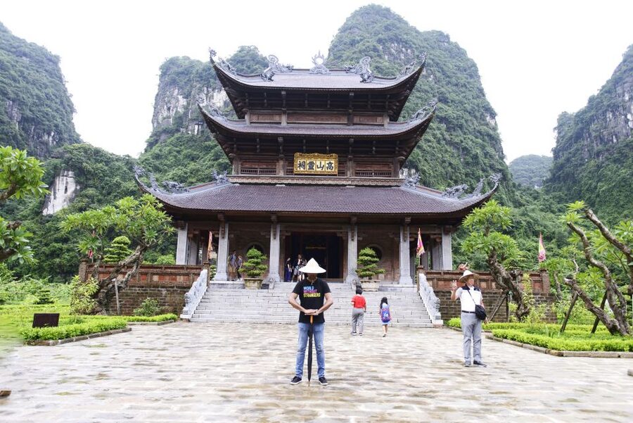 Ninh Binh: Hoa Lu, Mua Cave, and Trang An Tour and Boat Ride - Who should book this experience?