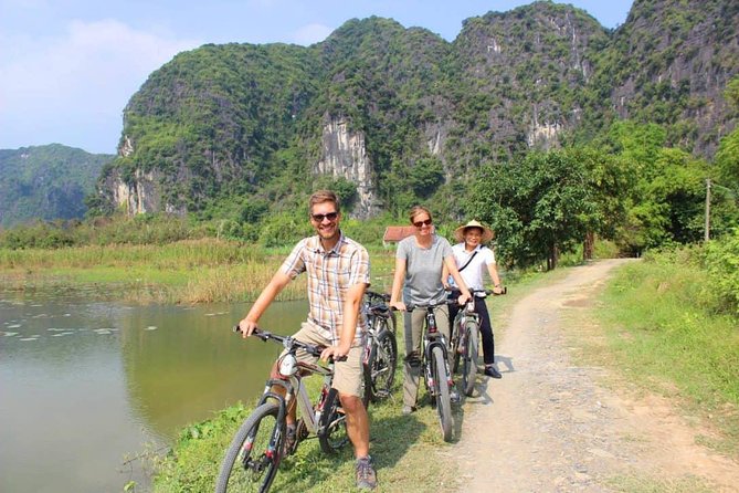 Ninh Binh Hoa Lu Tam Coc Mua Cave Boat & Bike Day trip from Hanoi: best selling - The Tam Coc bamboo boat ride