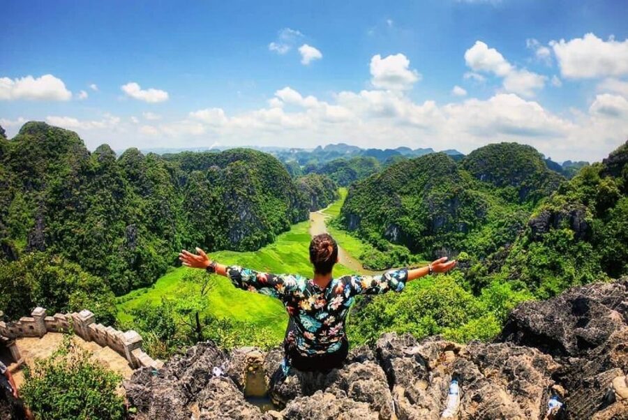 Ninh Binh: Hoa Lu, Trang An and Mua Caves Hiking Day Trip - The day in a nutshell