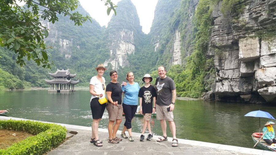 Ninh Binh: Hoa Lu, Trang An and Mua Caves Hiking Day Trip - Trang An by bamboo boat