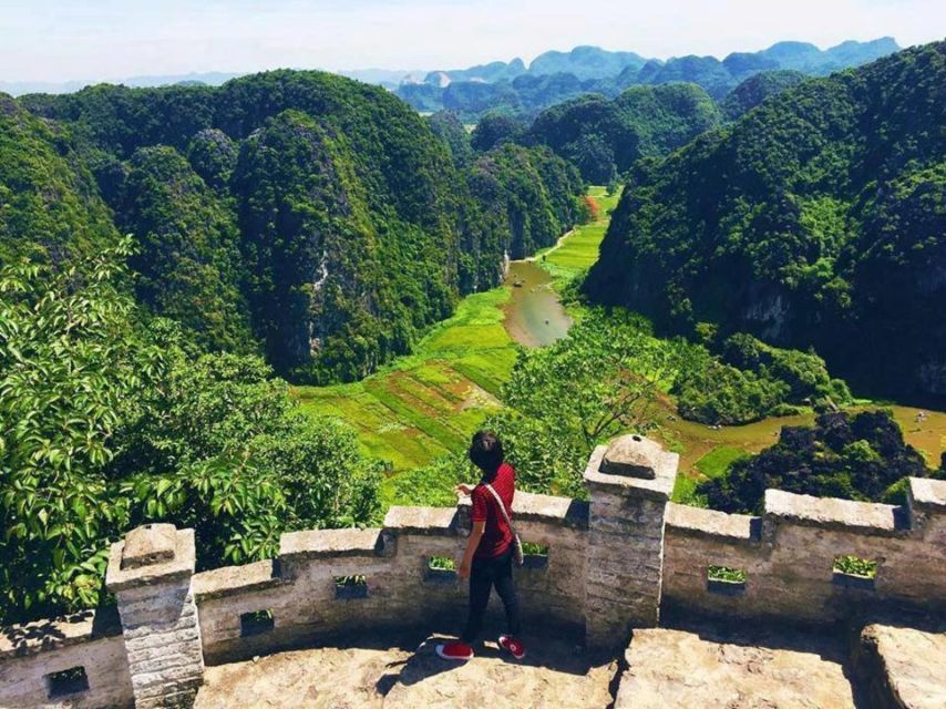 Ninh Binh: Hoa Lu, Trang An and Mua Caves Hiking Day Trip - Mua Cave and the 486-step climb