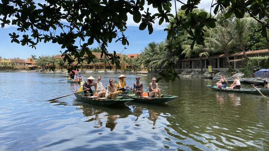 Ninh Binh Jeep Tours From Hanoi: Jeep + Boat + Daily Life - Thai Vi Temple and Bich Dong Pagoda