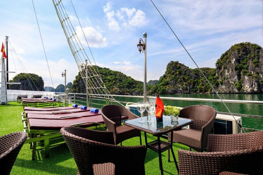 Ninh Binh: Lan Ha Bay 2D 1N cruises- bike tour, kayak, meals - What the $110 price really covers