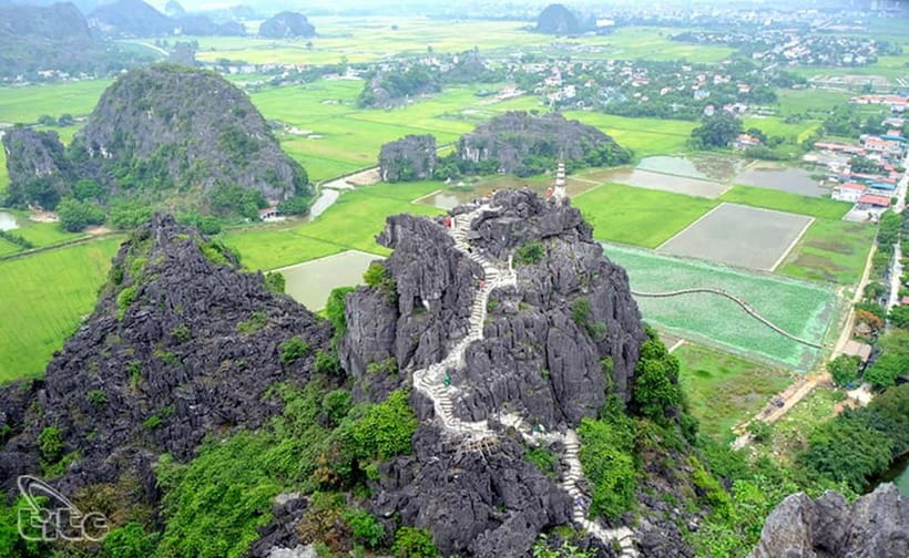 Ninh Binh Sunset Motorbike: Mua Cave, Coi Khe & Hoa Lu Town - Hoa Lu Ancient Town after dark