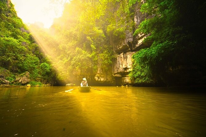 Ninh Binh Tour: Deluxe & Small Group Tam Coc Hoa Lu - Boat, Biking, Buffet Lunch - Hoa Lu and the temples of Vietnam’s first capital