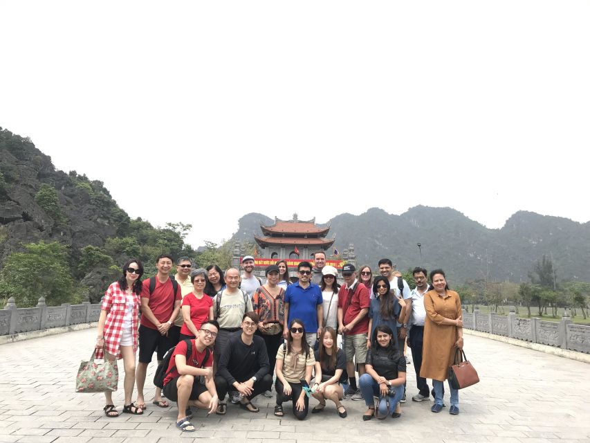 Ninh Binh Tour: Full-Day Hoa Lu and Tam Coc Boat Tour - The guide can make or break the day