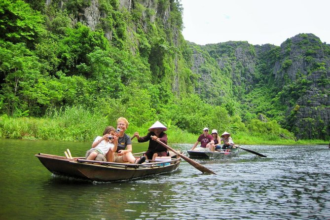 Ninh Binh Tour Hoa Lu Tam Coc Full Day: Biking,Boating,Tickets,Lunch, Limousine - Hoa Lu temples and Vietnam’s first capital