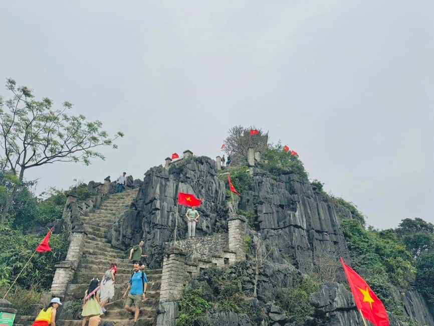 Ninh Binh: Trang An Boat Ride, Hoa Lu & Mua Cave Sunset - Who will get the most from this $18 tour
