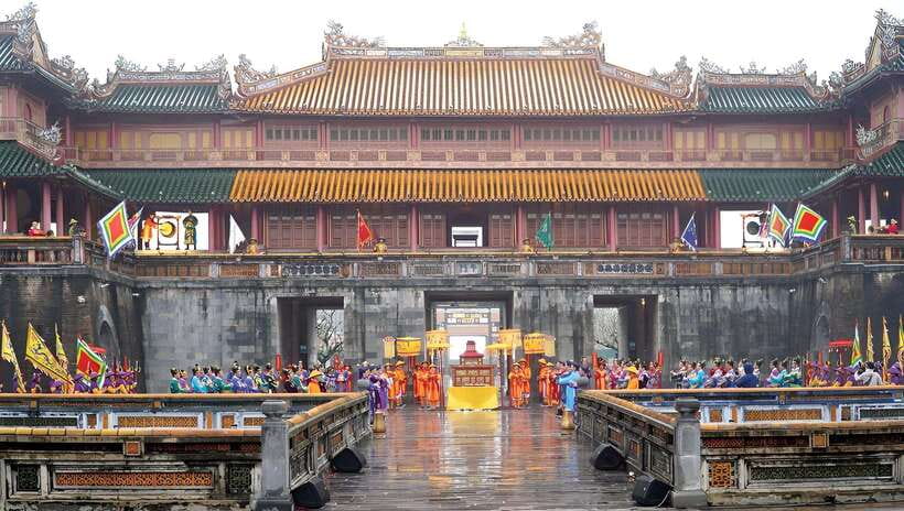 Official Hue: Dragon Boat, Imperial Citadel, & Market tour - Why This Hue Day Tour Works