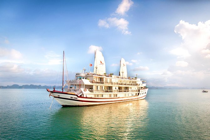 (Official) Signature Royal Cruise - 02 days 01 night program - Checkout, brunch, and the return to Halong pier