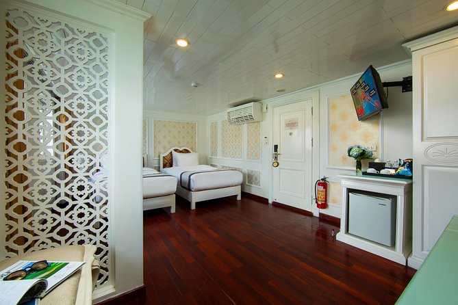 (Official) Signature Royal Cruise - 03 days 02 nights program - Why two nights work better in Ha Long Bay