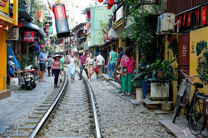 Old Quarter Food Tour in Hanoi - From bánh mì to phở, food with a story