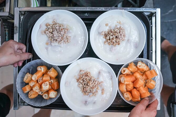 Old Quarter Food Tour in Hanoi - A premium cocktail and plenty of local drinks