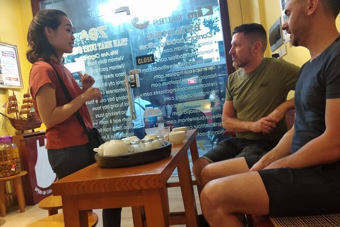 Old Quarter Hanoi Street Foods and Heritage Road Tour by Walking - Phung Hung Mural Street’s modern pause