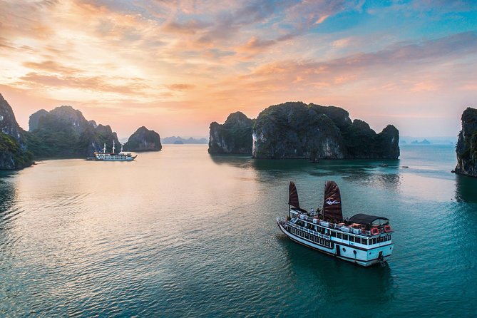 Overnight Bai Tu Long Bay Cruise from Hanoi - Ha Long Bay All-Inclusive - Food, service, and the human side of the cruise