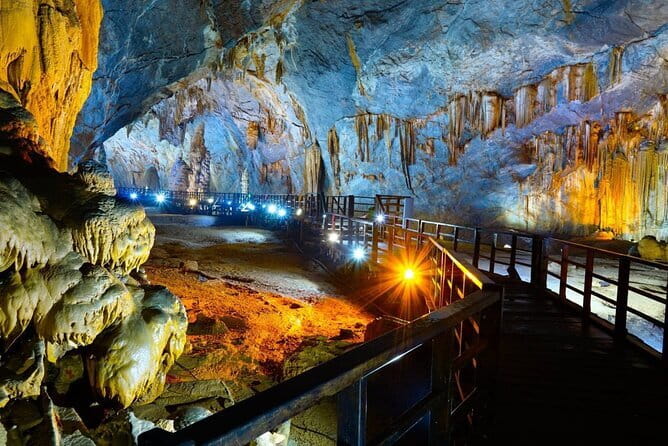 Paradise Cave & Dark Cave 1 Day - Deluxe Small Group - What the $80 price really covers